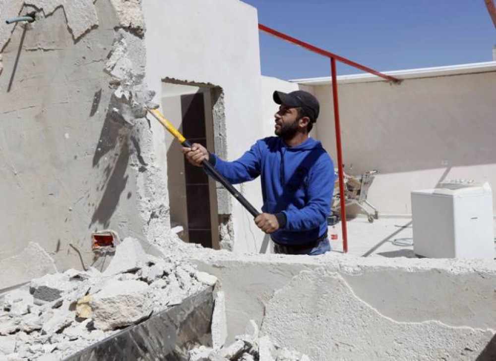 الاحتلال يجبر مقدسيّة على هدم منزلها ذاتياً في حي السويح بالقدس
