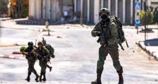 الاحتلال يحقق ميدانيا مع عشرات المواطنين في المزرعة الغربية شمال غرب رام الله