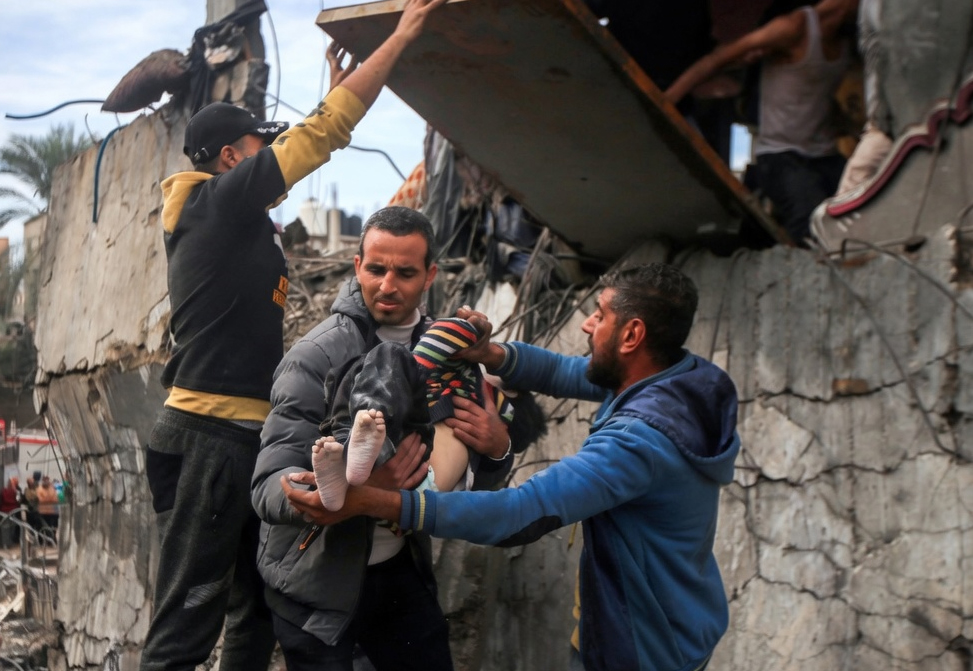 4 شهداء ومصابون في قصف للاحتلال استهدف مناطق متفرقة بقطاع غزة