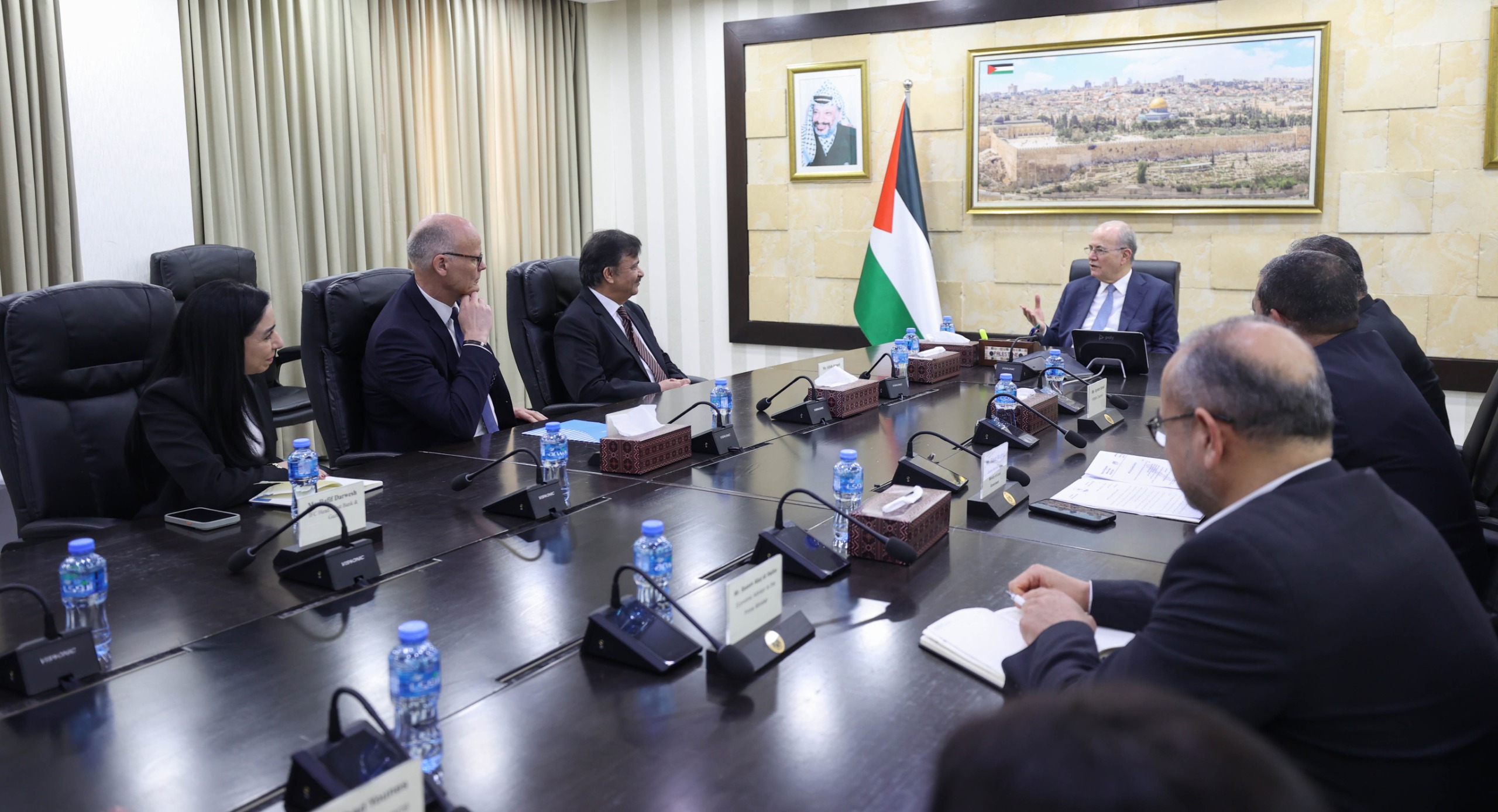 رئيس الوزراء يبحث مع مؤسسة التمويل الدولية توسيع دعم القطاع الخاص ومشاريع الطاقة المتجددة