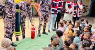 التوجيه الوطني في الخليل والدفاع المدني ينفذون نشاطاً توعوياً وترفيهياً في روضة إبداع ببلدة خاراس