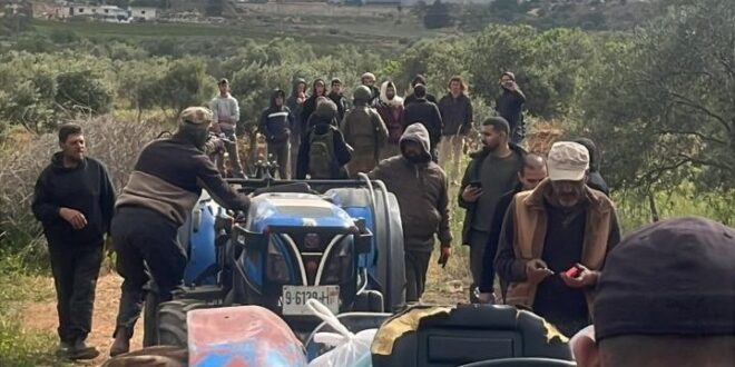 مستوطنون يهاجمون المزارعين ويجبرونهم على مغادرة أراضيهم شرق رام الله