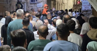 رغم تضييقات الاحتلال.. مئات الفلسطينيين يؤدون صلاة عيد الأضحى في الحرم الإبراهيمي بالخليل