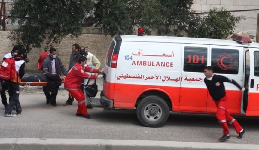إصابتان بينهما مسنة جراء اعتداء المستوطنين عليهما شرق الخليل