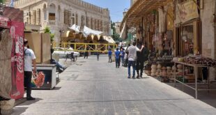 الاحتلال ينصب بوابة حديدية وبرجا عسكريا في البلدة القديمة بالخليل