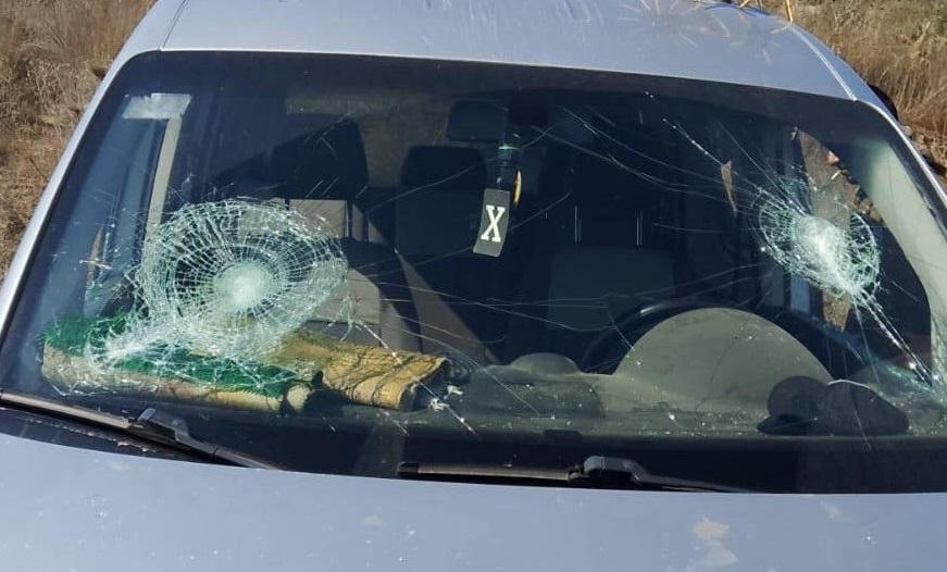 مستوطنون يهاجمون مركبات المواطنين في المعرجات شمال غرب أريحا