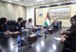 رئيس الوزراء يبحث مع الصليب الأحمر دعم القطاع الصحي وظروف الأسرى في سجون الاحتلال