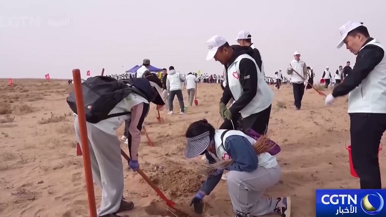 الشباب الصيني الطموح يحدد معنى شبابهم من خلال حياتهم المهنية وخدمة المجتمع