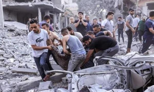 3 شهداء ومصابون إثر قصف الاحتلال مركبة وسط قطاع غزة