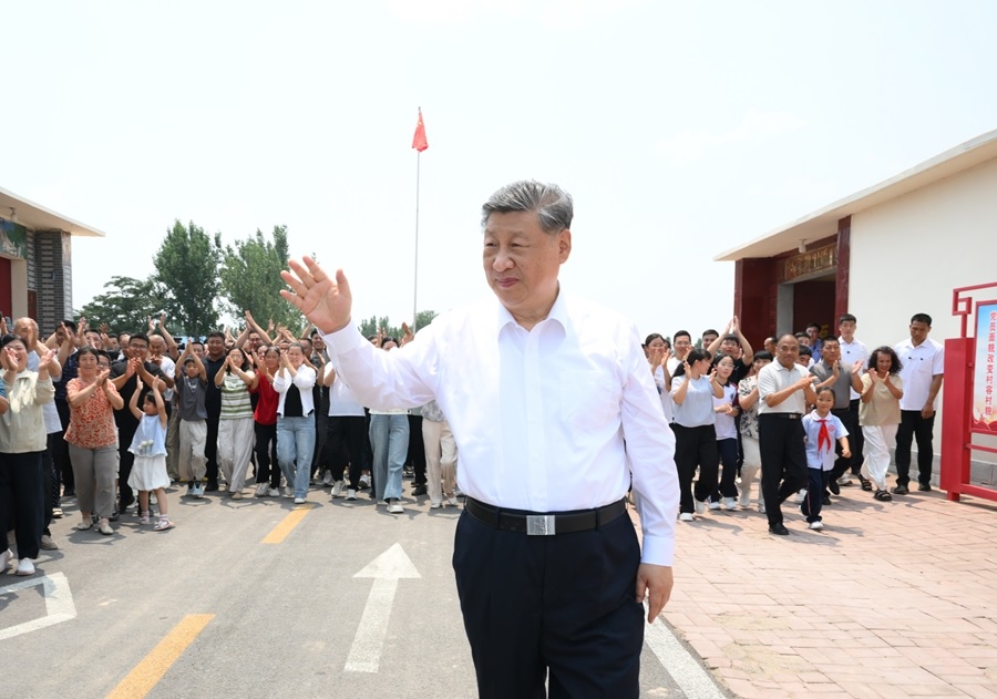 شي يدعو إلى اتخاذ تدابير قوية لتحديث الزراعة والمناطق الريفية في الصين