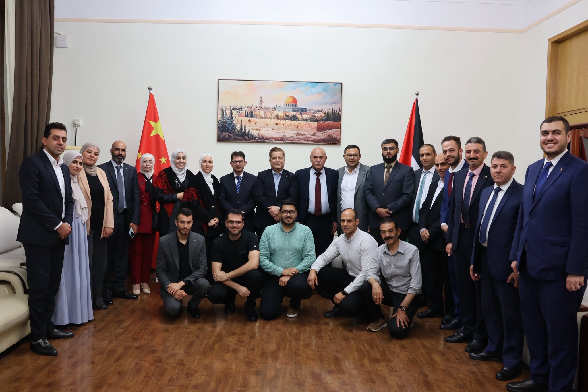 سفير فلسطين لدى الصين جواد عواد يشيد بالدعم الصيني في تدريب الكوادر الفلسطينية بمجالات إعادة الإعمار