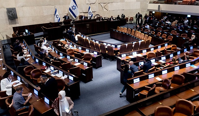 الكنيست الإسرائيلي يصادق بالقراءة الأولى على مشروع قانون حلّ نفسه