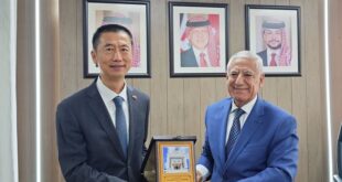 سفير الصين لدى الأردن قوه وي يلتقي رئيس المحكمة الدستورية الأردنية
