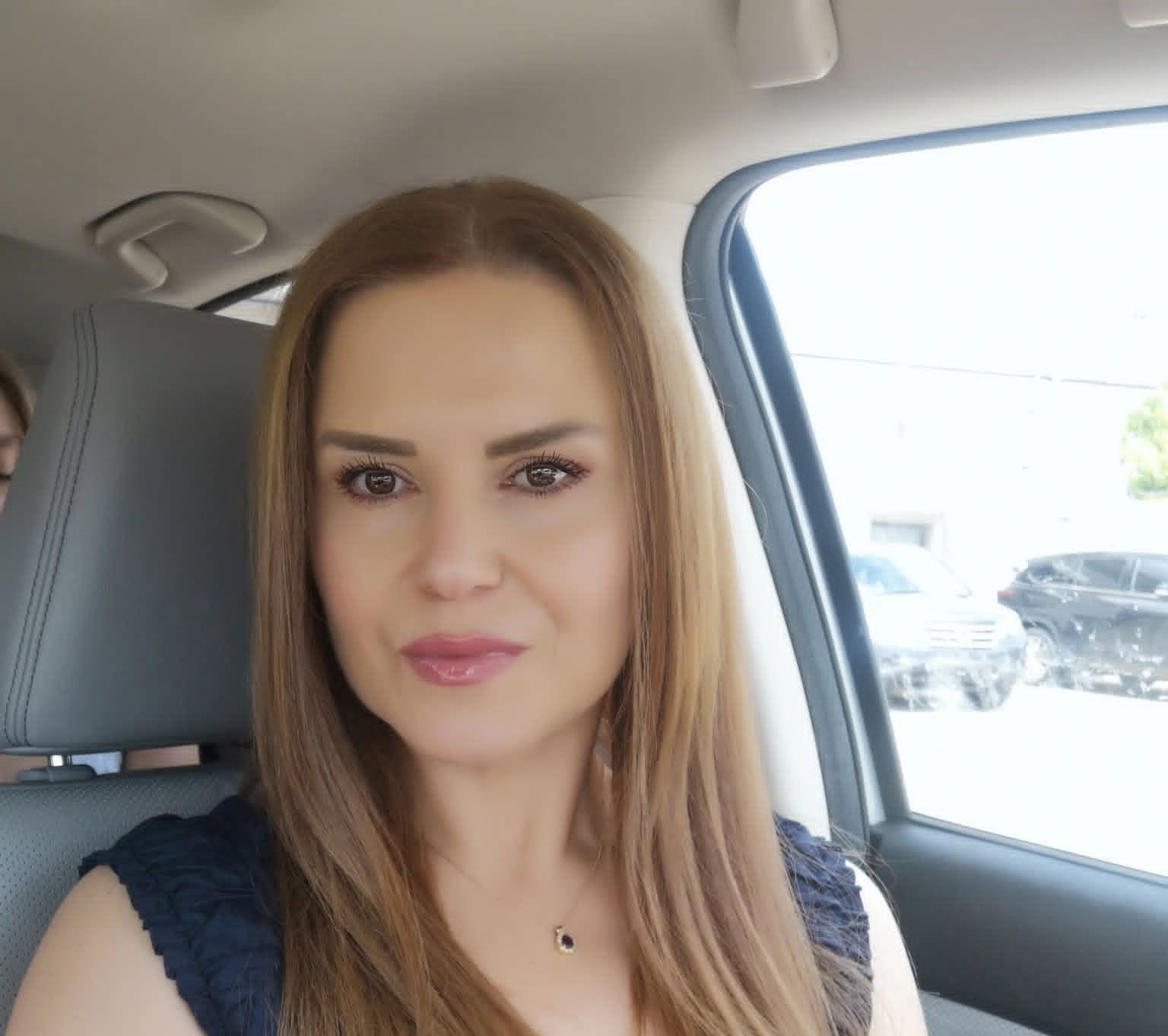 ومَواسمُ الأملِ بين الرؤى مختالةٌ 