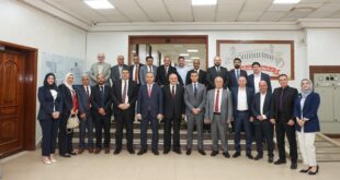 وفد وزاري يزور بلدية الخليل ويؤكد دعم الحكومة لمشاريعها التنموية