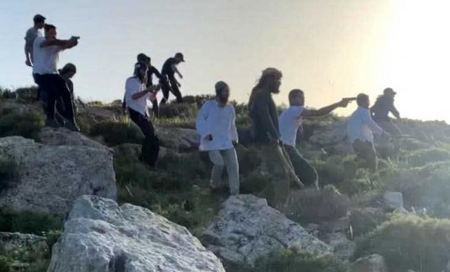 إصابات بالرصاص في هجوم للمستوطنين على شرق إذنا غرب الخليل