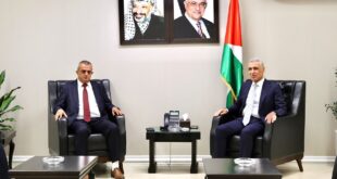 أيمن قنديل يبحث مع وفد من بلدية طولكرم عددا من القضايا ذات الاهتمام المشترك