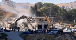 الاحتلال يهدم منزلا ومشغلا تجاريا في بلدة جبع شمال القدس