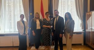 وزيرة الدولة للعلاقات الثنائية المجرية تودع السفير الحسيني لمناسبة انتهاء مهامه