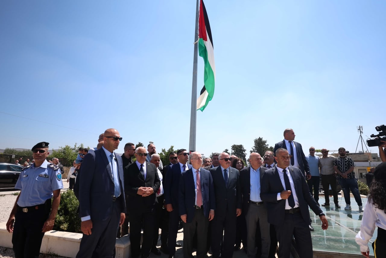 رئيس الوزراء من سبسطية: شعبنا باق على أرضه ومحاولات تحويل الاحتلال إلى مشروع تطهير عرقي ستفشل كما فشلت سابقاتها