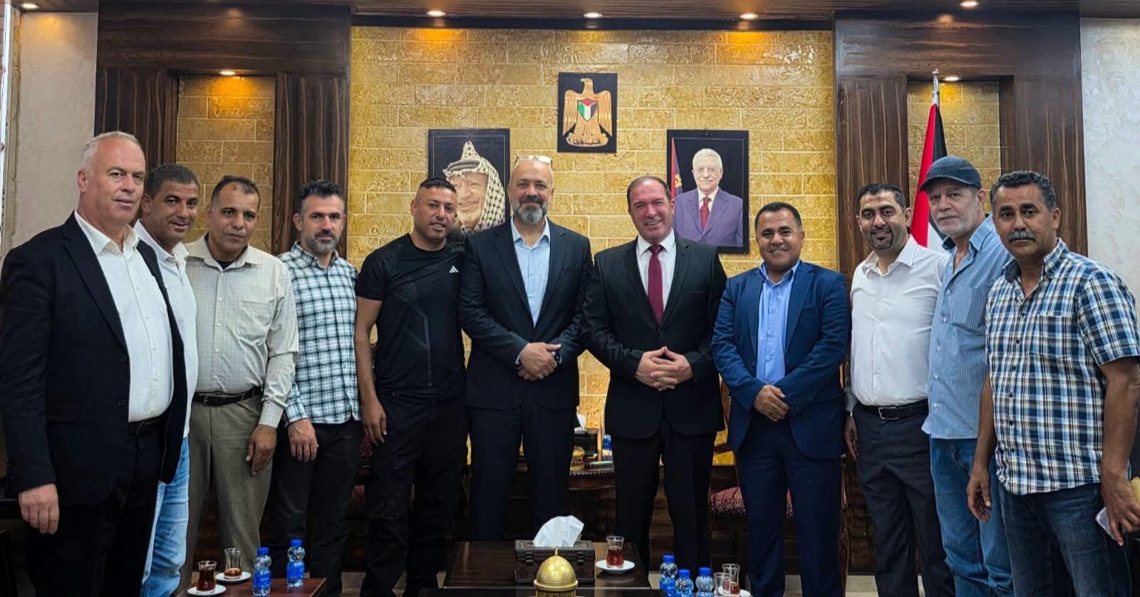 د. ياسر أبو بكر يلتقي محافظ طولكرم اللواء د. عبد الله كميل لبحث الأوضاع الميدانية وتعزيز صمود المواطنين