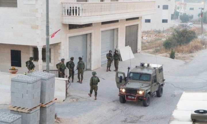 الاحتلال يطلق الرصاص الحي خلال اقتحام قرية دير أبو مشعل شمال غرب رام الله