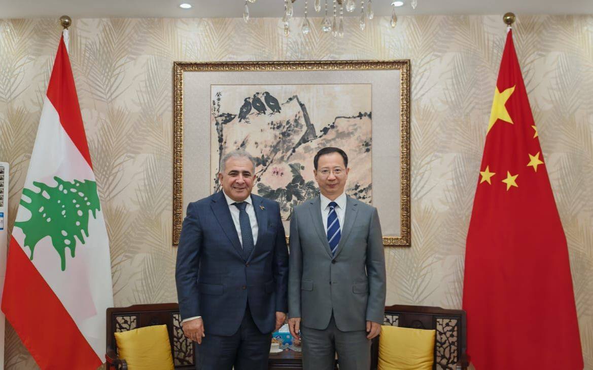 السفير الفلسطيني في لبنان يبحث مع السفير الصيني أوضاع اللاجئين الفلسطينيين والتطورات في لبنان