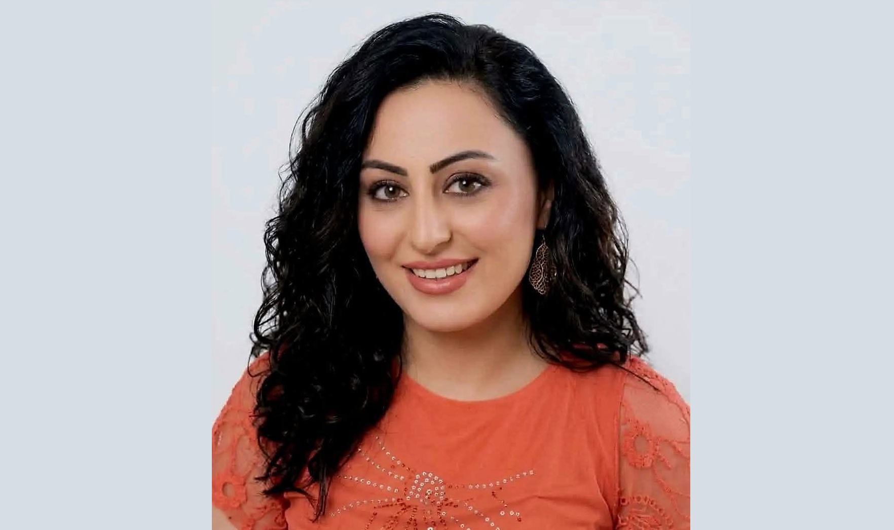 لا شيءَ مثلُ عَينيكَ