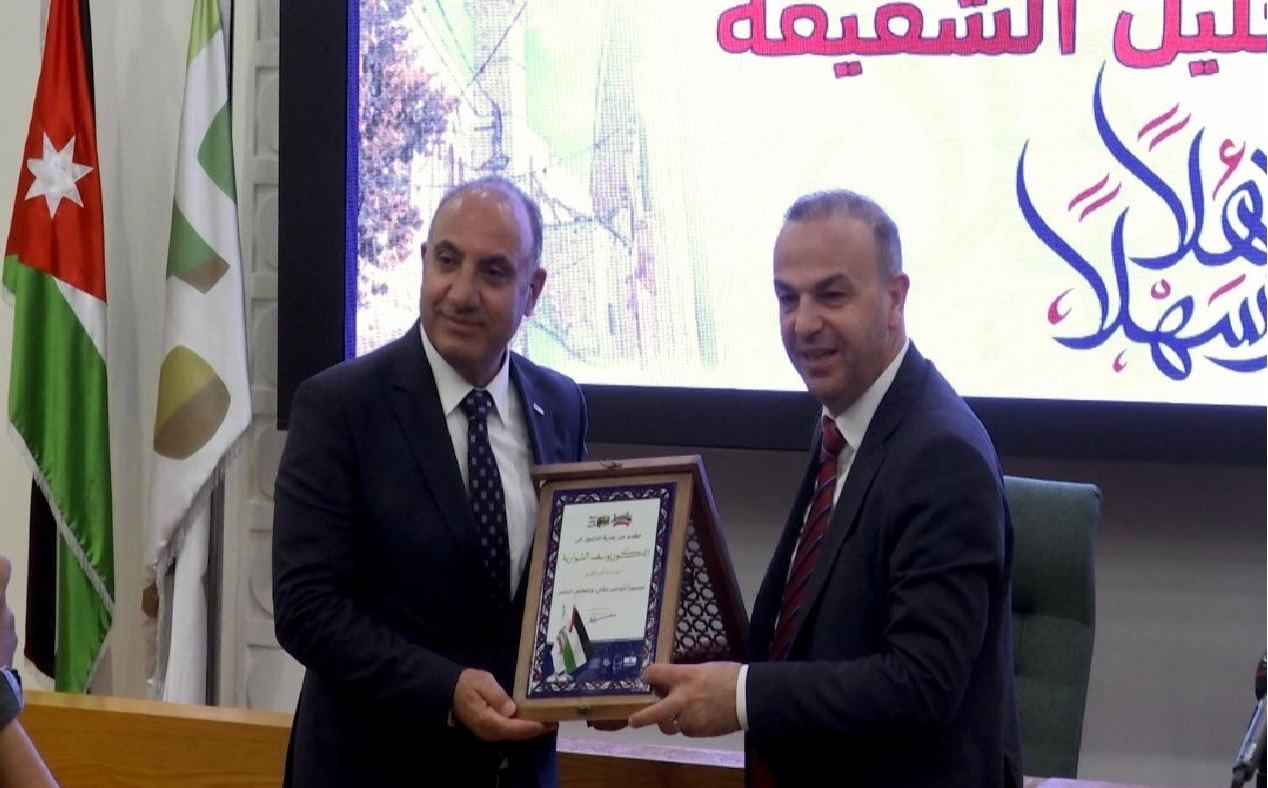 رئيس بلدية الخليل يوسف الجعبري وأمين عمّان الكبرى يبحثان سبل تعزيز التعاون بين المدينتين