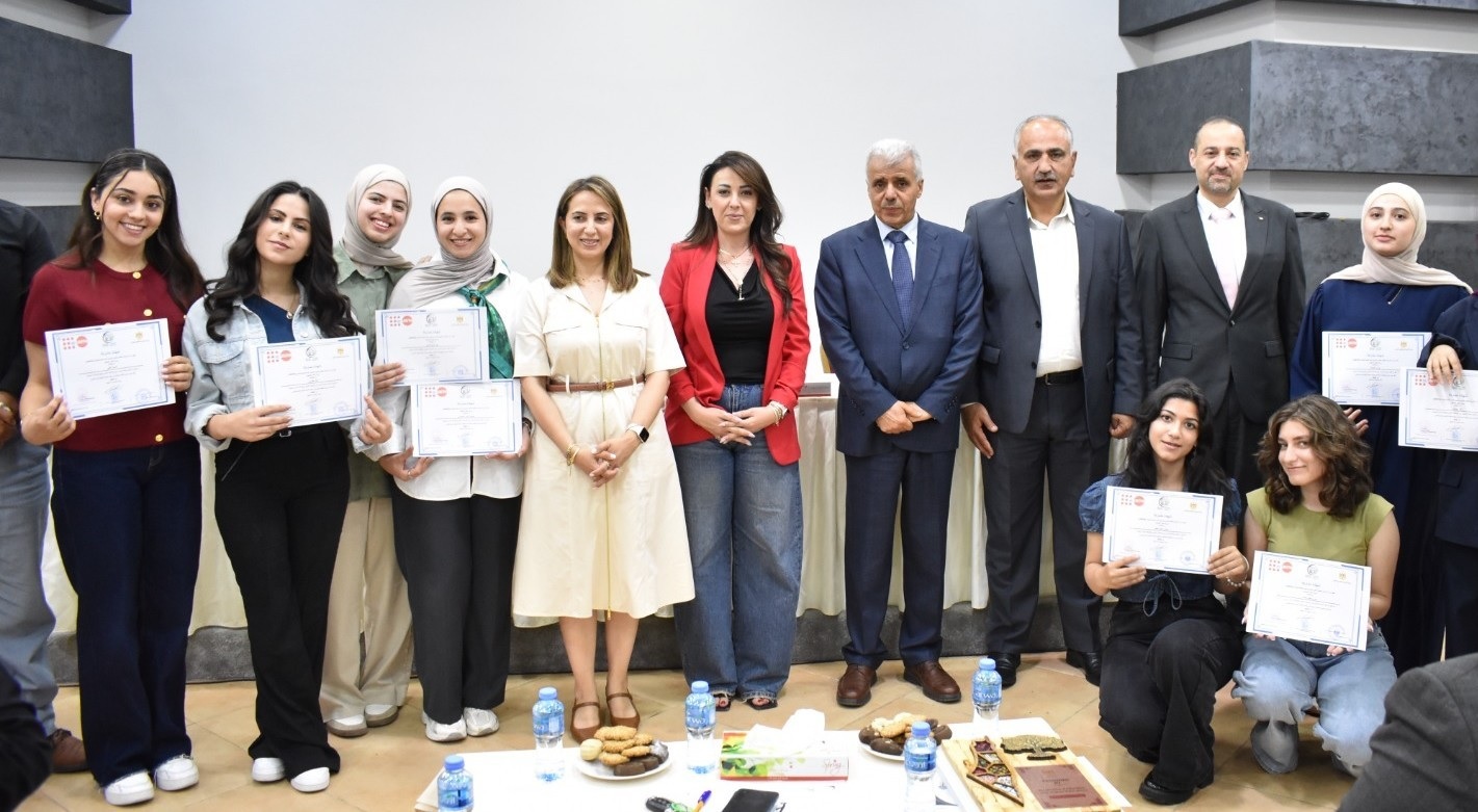 "التعليم العالي" تكرم الطلبة المشاركين في برنامج القيادات الشابة
