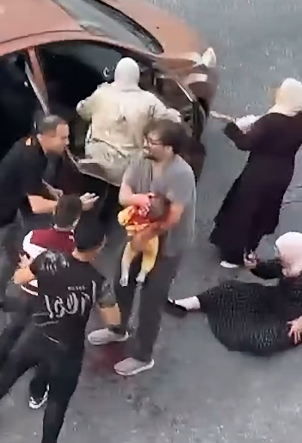 "بتسيلم" تنشر توثيقا لقتل أحد جنود الاحتلال الرضيع سام أبو هيكل في الخليل