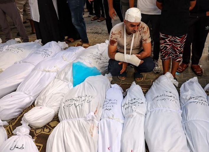 9 شهداء و15 جريحاً جراء قصف الاحتلال 4 شقق سكنية في مدينة غزة