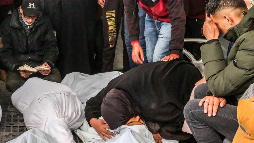 شهيدة و15 إصابة في قصف الاحتلال خان يونس