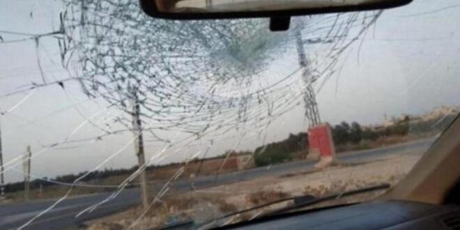 مستوطنون يهاجمون مركبات المواطنين جنوب بيت لحم