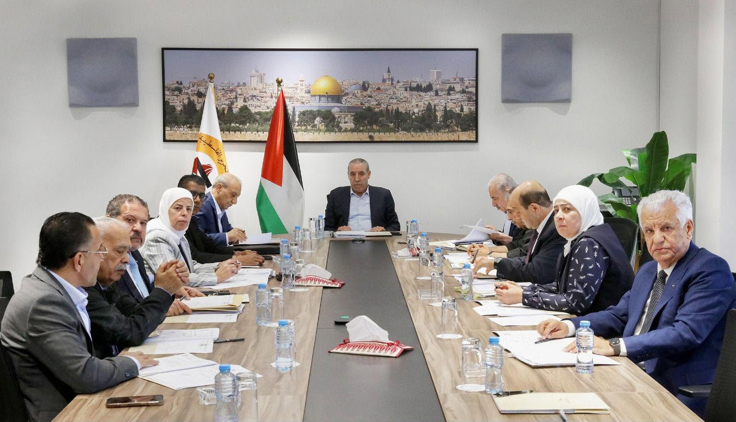 اللجنة المركزية لحركة فتح تعقد اجتماعاً لبحث الوضع السياسي والداخلي وتوزيع المفوضيات