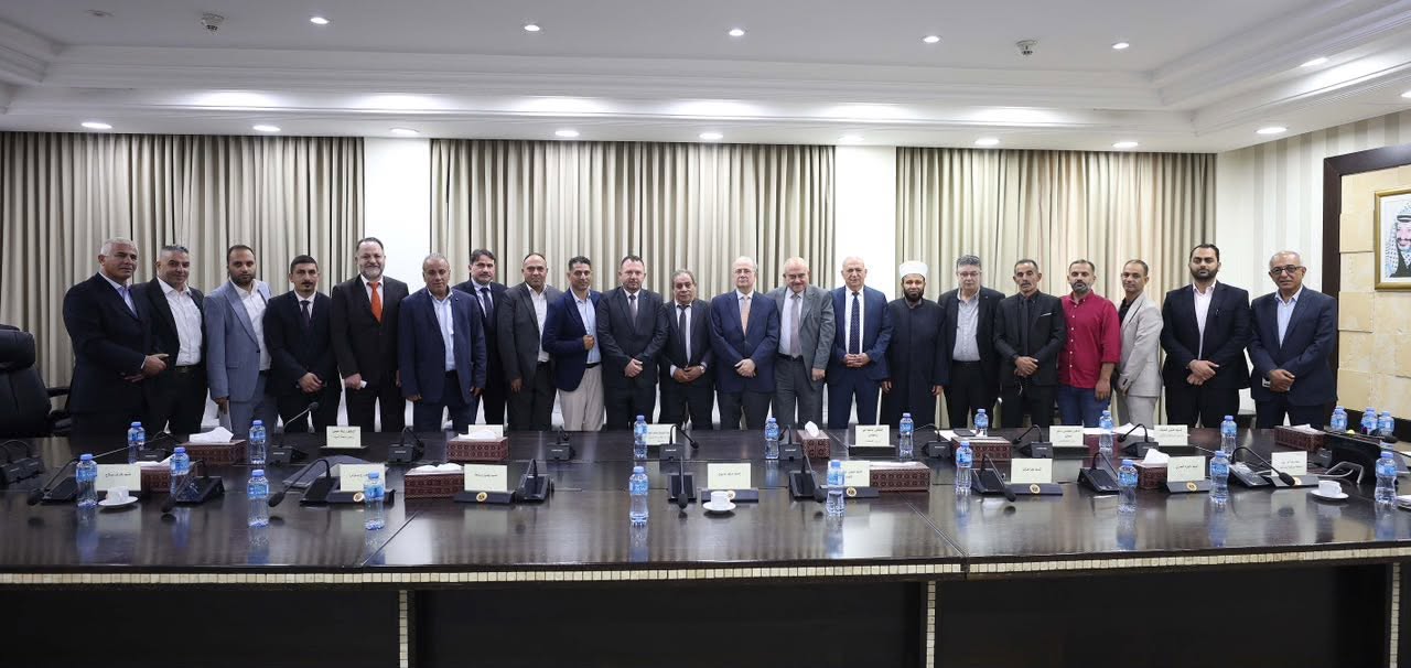 رئيس الوزراء يبحث مع وفد من بيت لحم خطة لتأهيل وتطوير برك سليمان