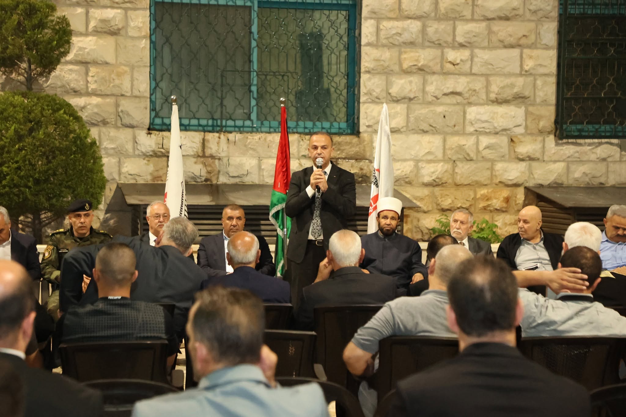 مؤسسات وفعاليات الخليل تؤكد التفافها حول البلدية وتقر العديد من الخطوات لمواجهة قرار الاحتلال