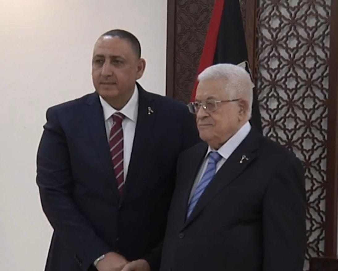الرئيس محمود عباس يستقبل رئيس جهاز الأمن الوقائي اللواء إياد الأقرع