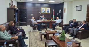 محافظ نابلس غسان دغلس يستقبل وفداً من جمعية مرضى الفشل الكلوي ويستمع إلى احتياجاتهم