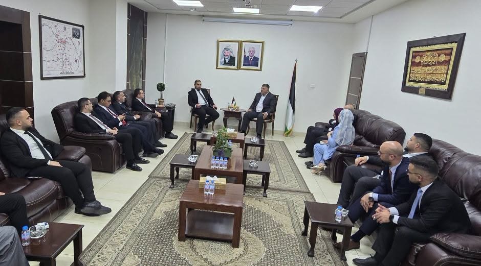 محافظ نابلس غسان دغلس يستقبل نقيب المحامين فادي عباس