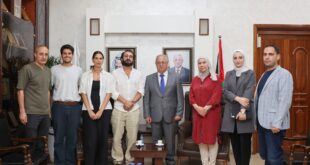 بلدية الخليل تستقبل وفداً إيطالياً وتطلعه على أوضاع الخليل