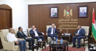 محافظ الخليل خالد دودين يبحث مع وفد وزارة الصحة الوضع الصحي وسُبل مواجهة التحديات