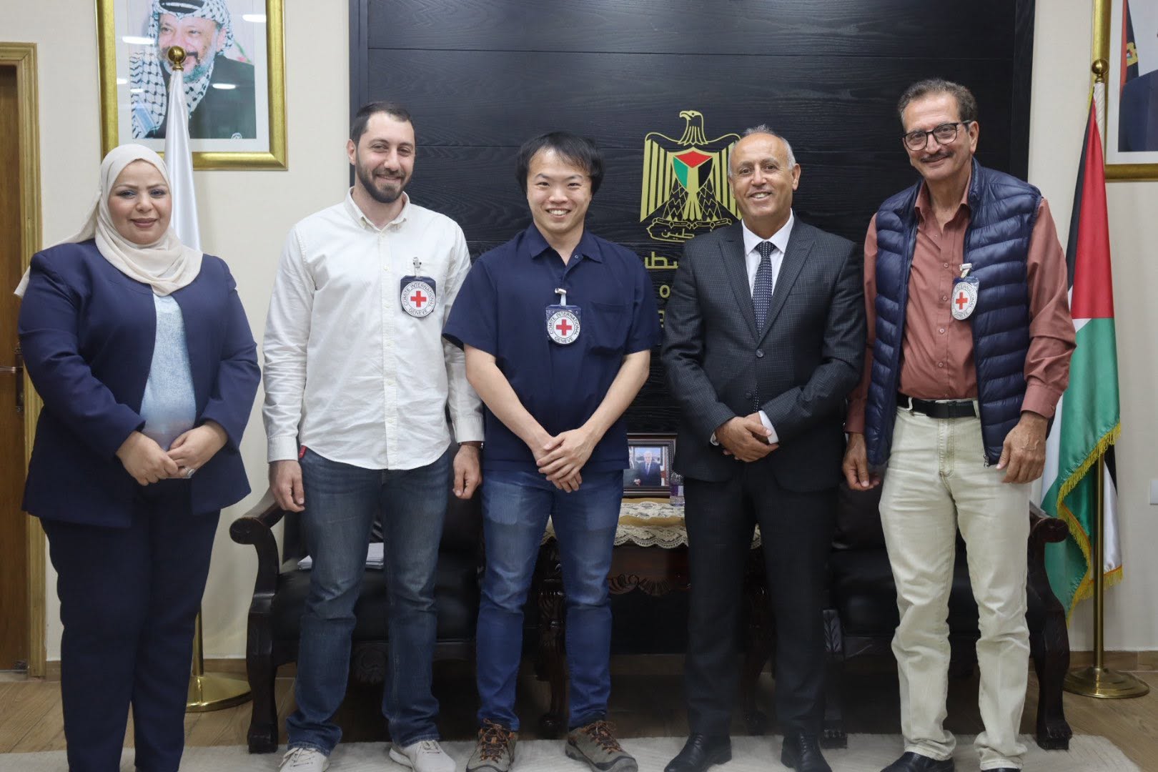 محافظ جنين كمال أبو الرب يطلع وفد اللجنة الدولية للصليب الأحمر على أوضاع المحافظة وتداعيات انتهاكات الاحتلال