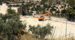 جرافات الاحتلال تدمر ملعب مدرسة بتير الثانوية غرب بيت لحم