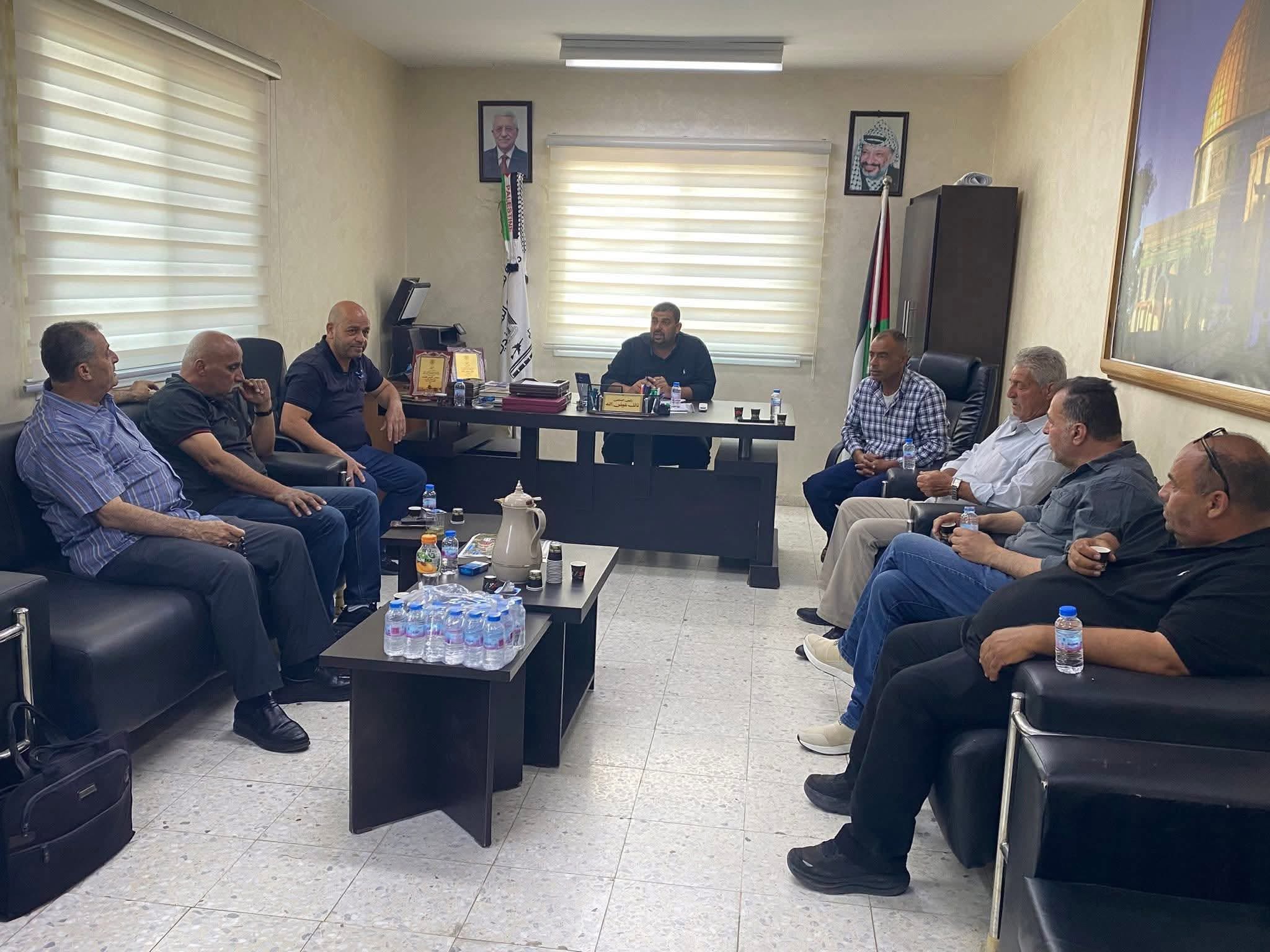 التوجيه الوطني والمعنوي في القدس يهنئ مجلس قروي قلنديا الجديد ويبحث سبل تعزيز صمود المواطنين