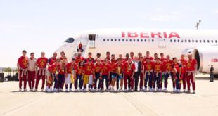 بعثة منتخب إسبانيا المتوج بكأس العالم تصل العاصمة مدريد