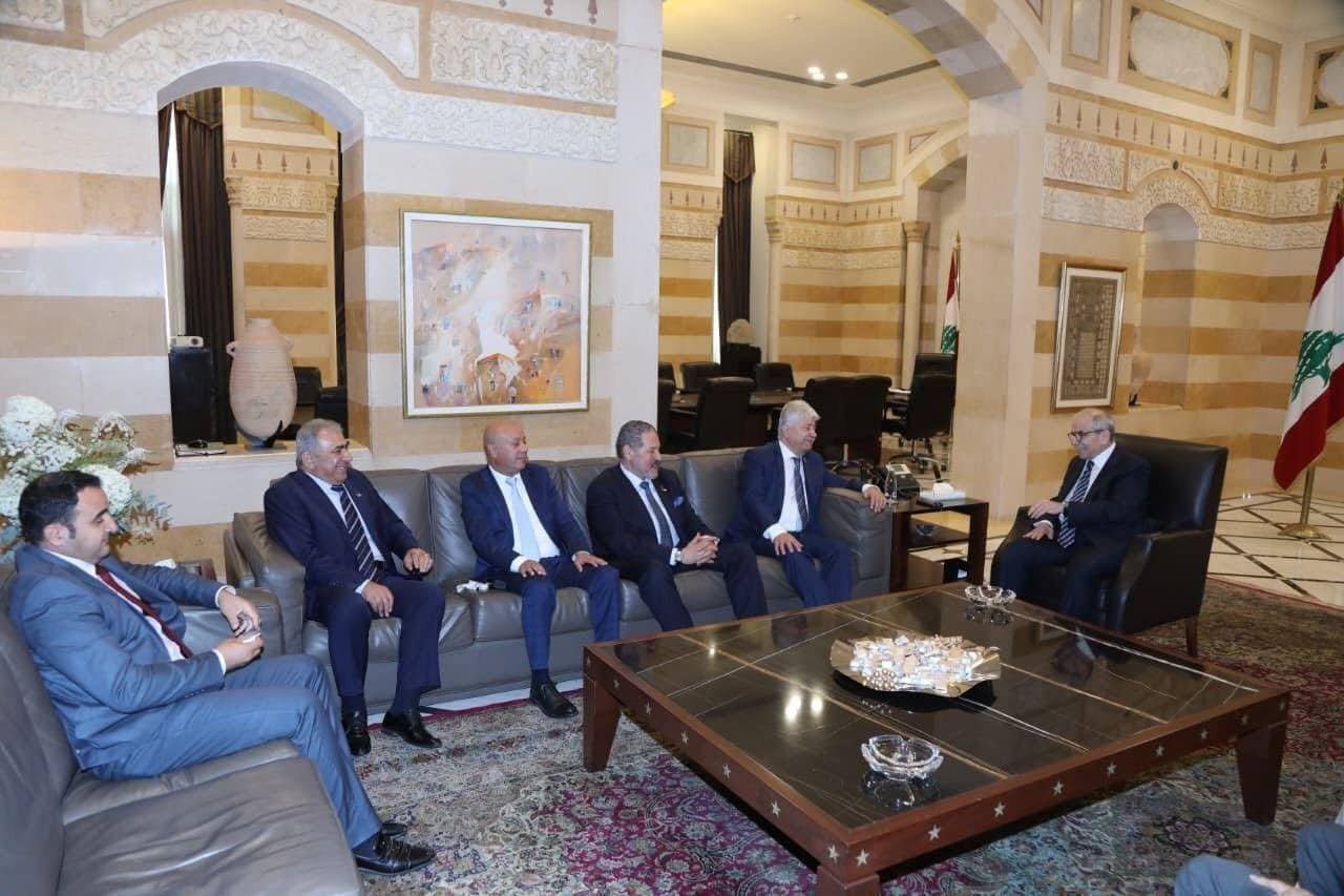 الرئيس نواف سلام يبحث مع وفد فلسطيني تعزيز العلاقات الثنائية والتنسيق المشترك