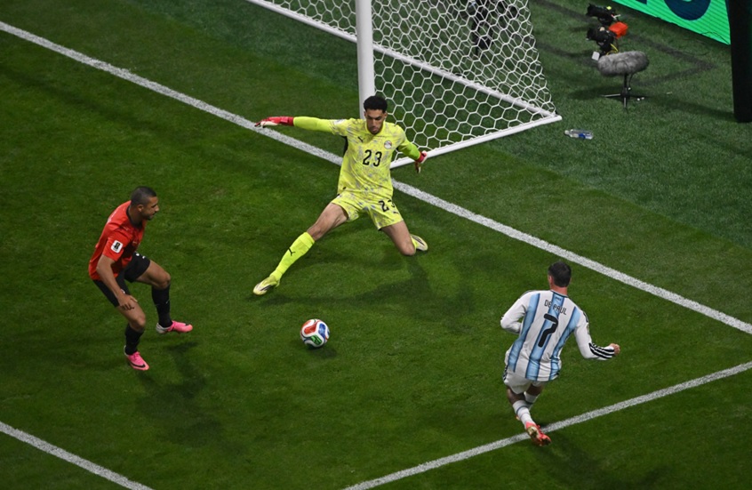 مصطفى شوبير يزاحم كبار العالم.. "الفيفا" يكشف ترتيب أفضل 5 حراس مرمى في المونديال