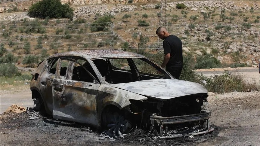 مستوطنون يحرقون مركبة في أبو انجيم جنوب شرق بيت لحم