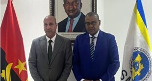 السفير شريف ملوح يبحث مع مدير إدارة شؤون الهجرة في انغولا أوضاع أبناء الجالية الفلسطينية